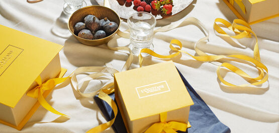 FREE GIFT WRAPPING